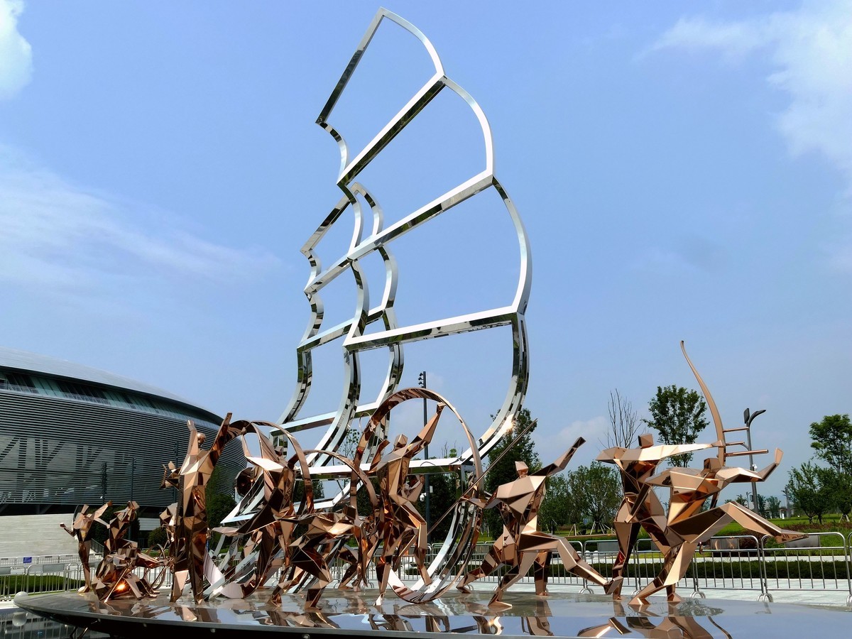 东  安  湖  公  园