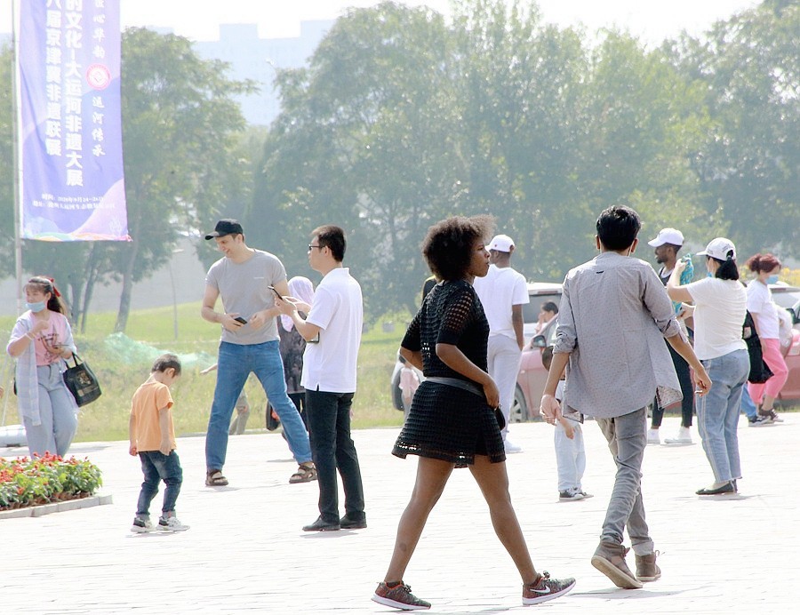 56【不老松：纪实摄影】大运河非遗大展暨京津冀第六屆非遗联展！【逛展老外！】 (4)