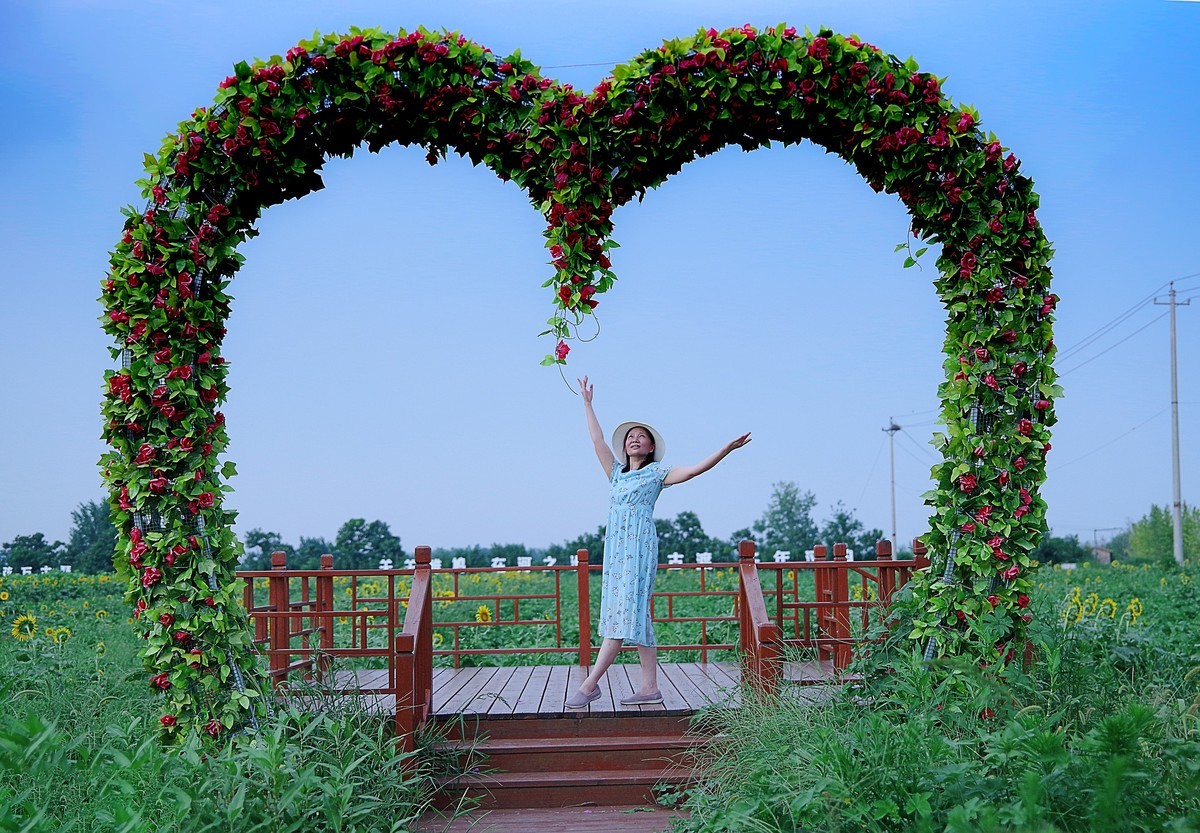 轻点足尖向日倾