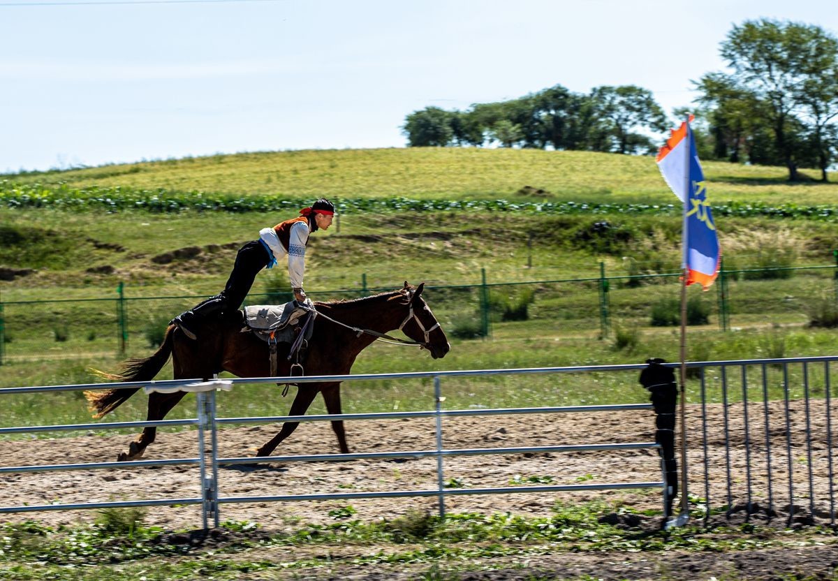 马术表演--摄于沽源库伦淖尔