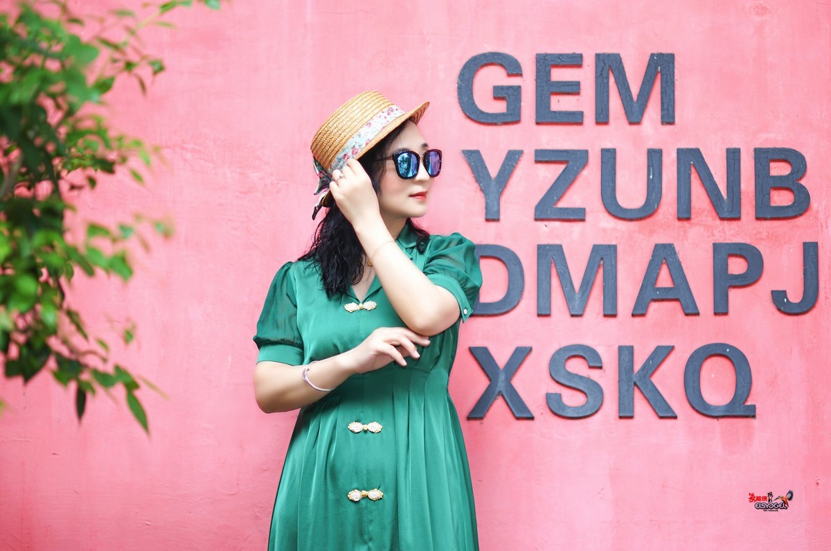 【绿衣美女】---闪亮