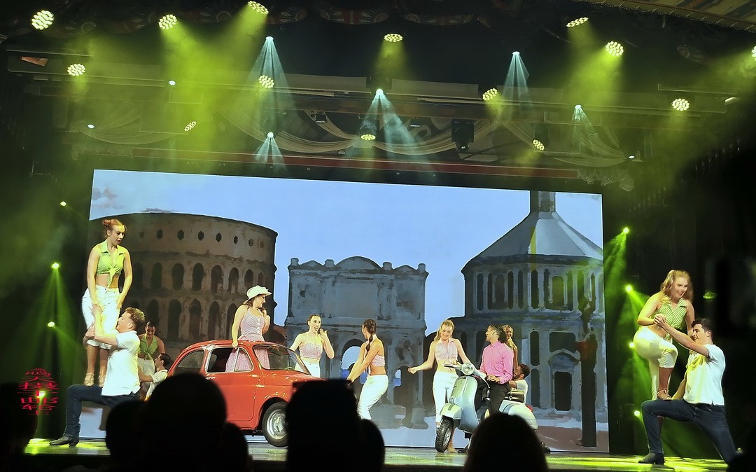 邮轮海上精彩纷呈的文娱活动     周鸣天