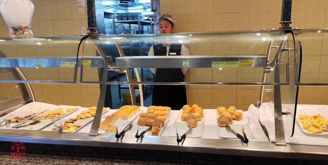 邮轮海上精彩纷呈的文娱活动     周鸣天