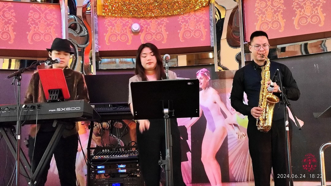 邮轮海上精彩纷呈的文娱活动     周鸣天