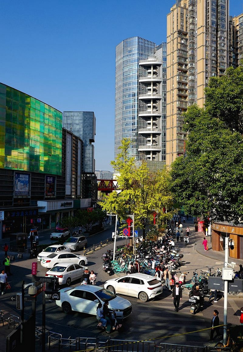 光谷步行街（上）