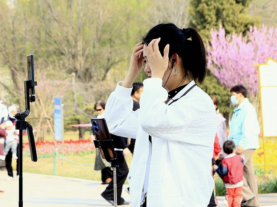 《不老松：纪实摄影》名人植物园：（7）现场直播！