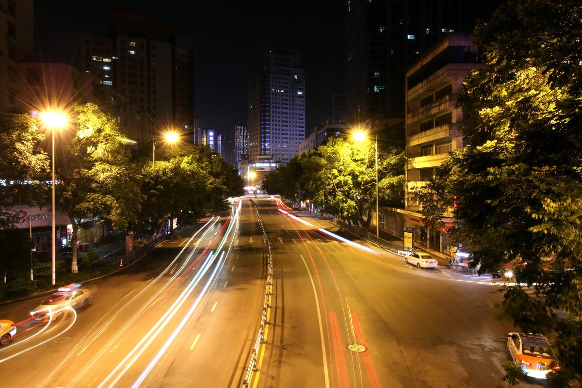 本来计划今天晚上出来拍喷泉看水的，结果可拍内容不多，就瞎拍了一些其他东西！