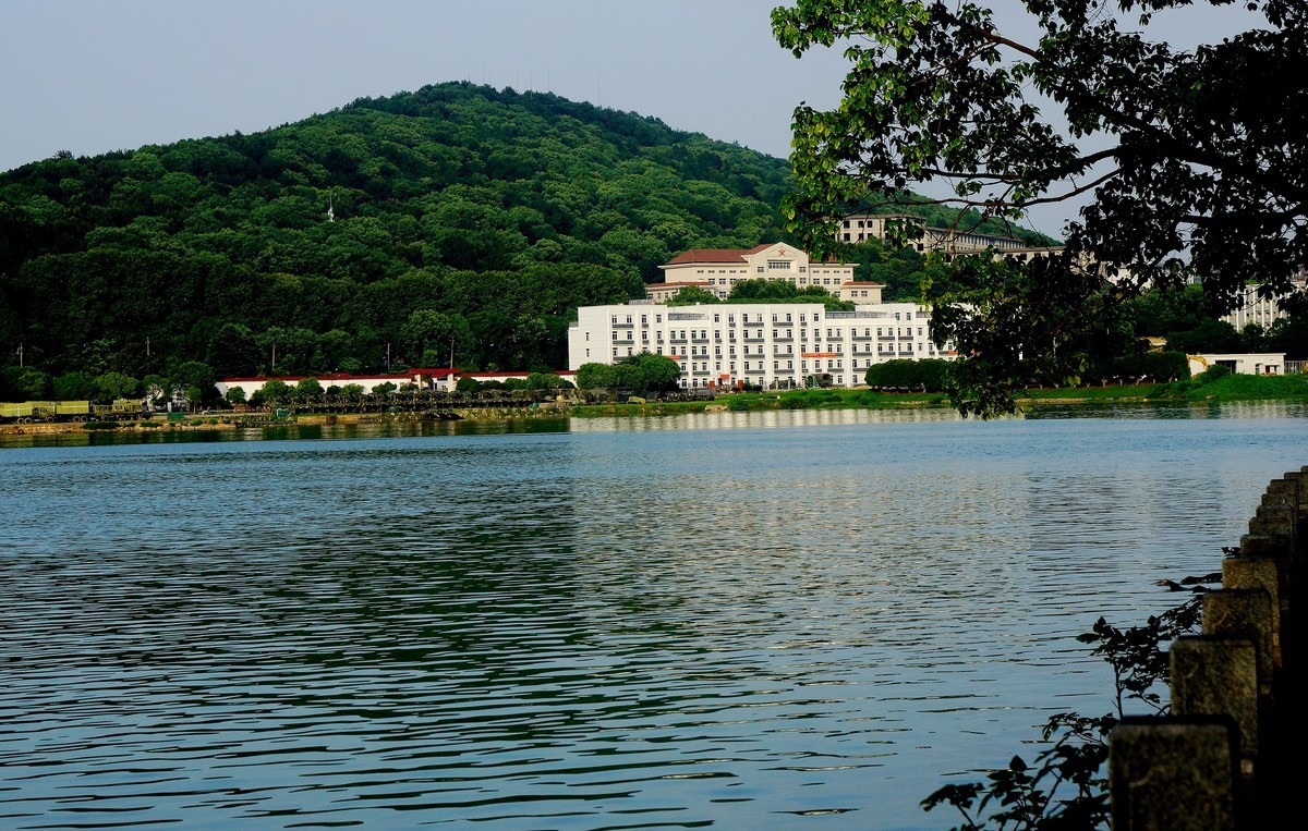 武汉映像---武汉体育学院风光！