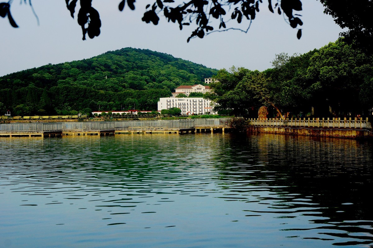 武汉映像---武汉体育学院风光！