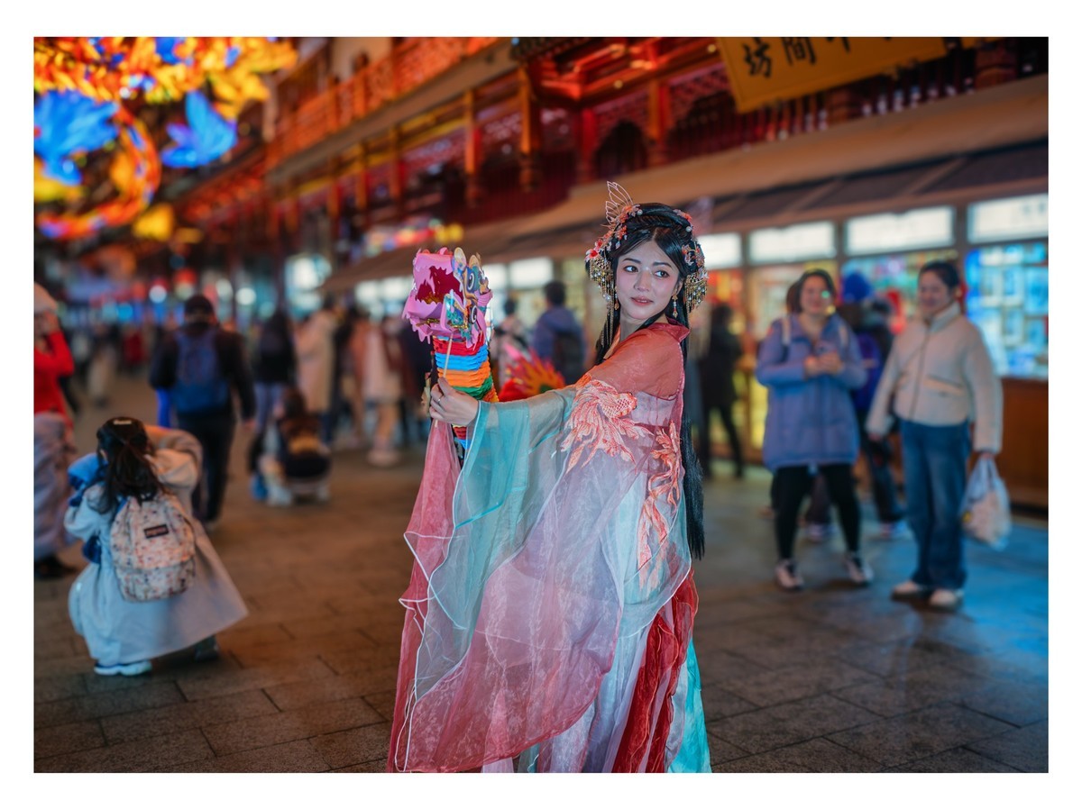 古装美眉贺新春