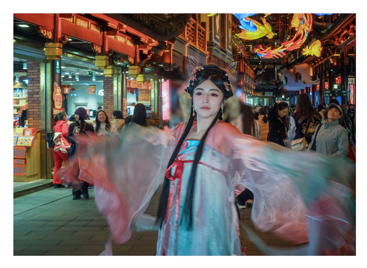 古装美眉贺新春