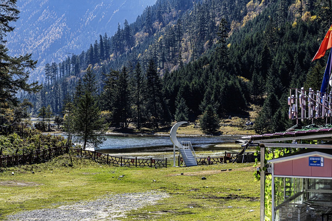 行走在318国道--初探月亮湖【11】