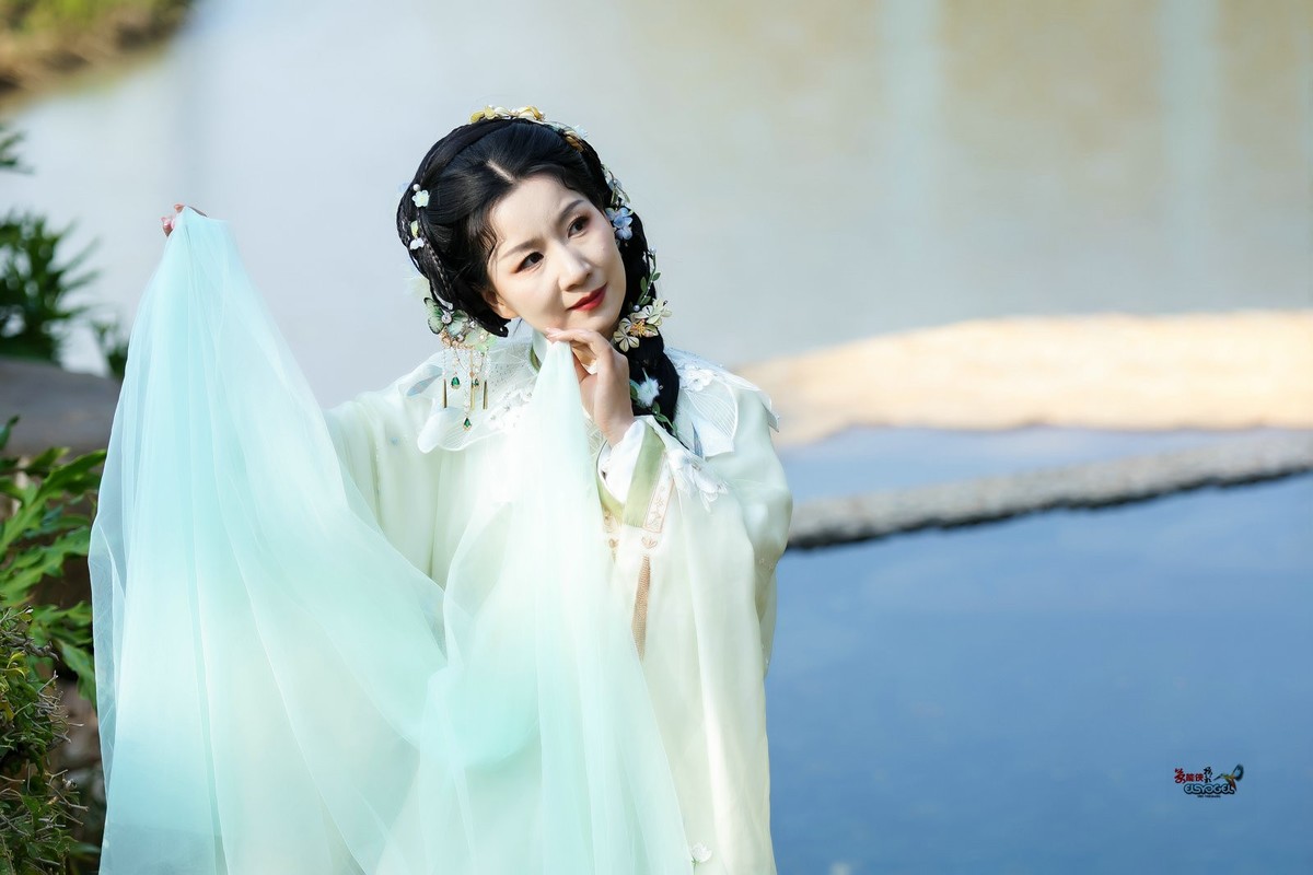 【水苑挽溪纱美女】---婉灵