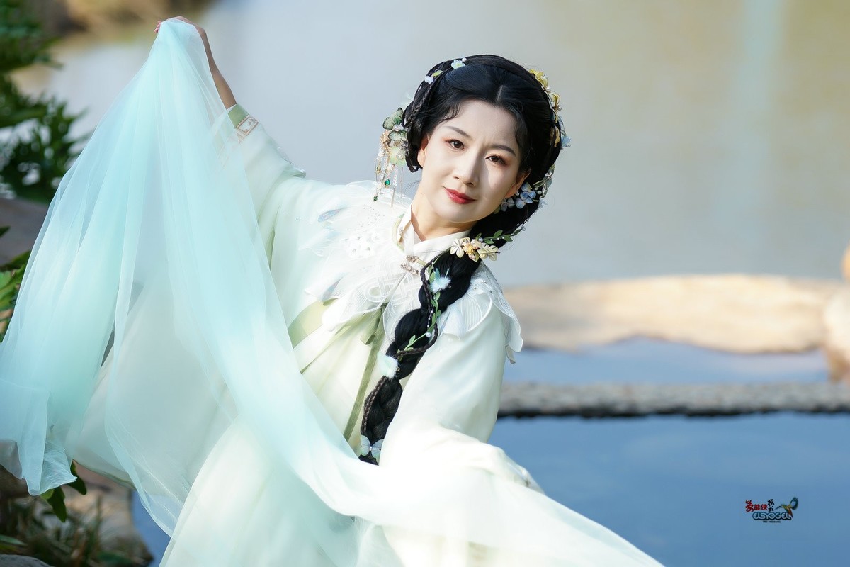 【水苑挽溪纱美女】---婉灵