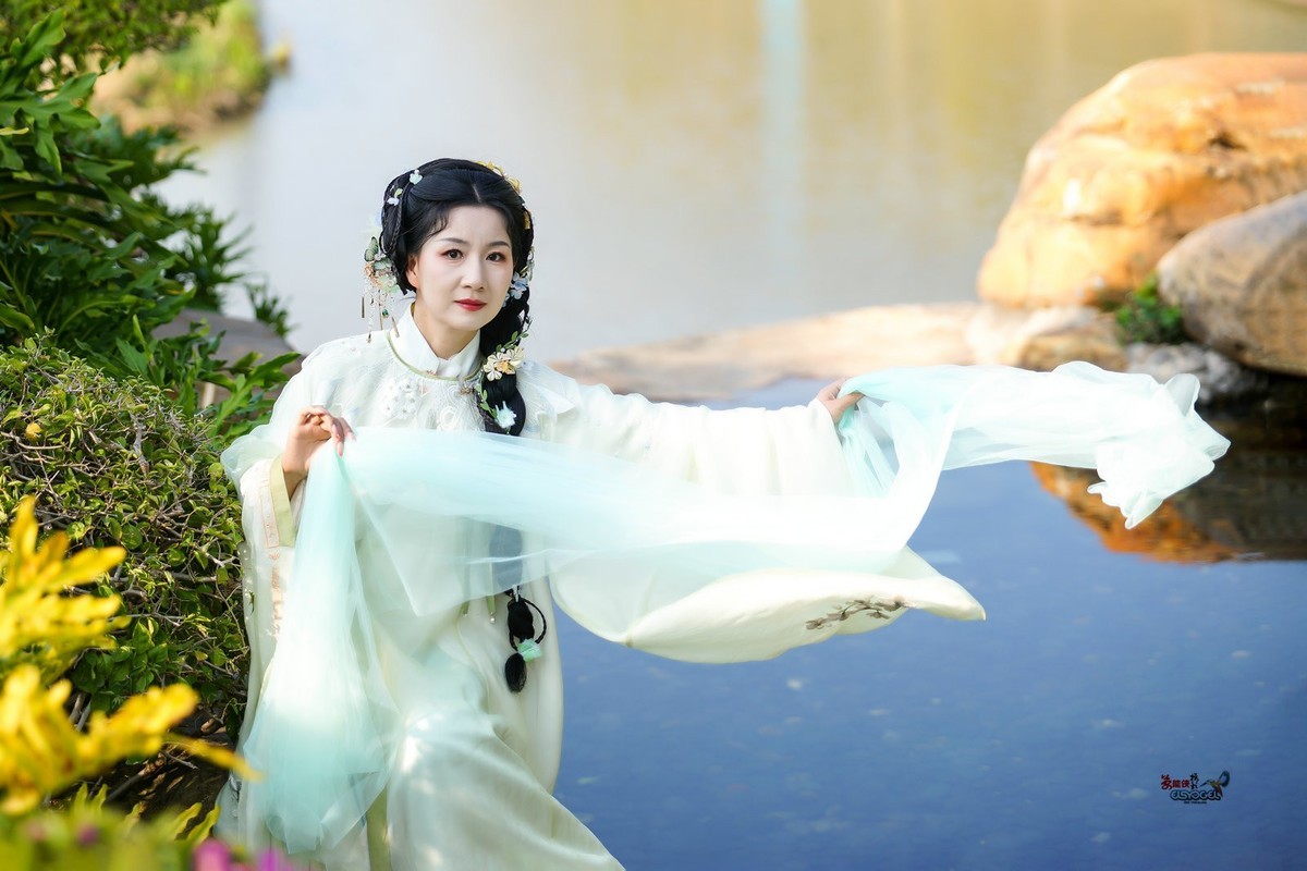 【水苑挽溪纱美女】---婉灵