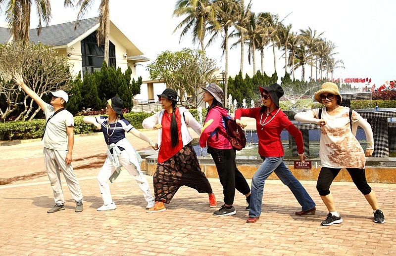 01《不老松：忆海南游记》21.01.13海南解放公园景区大门！