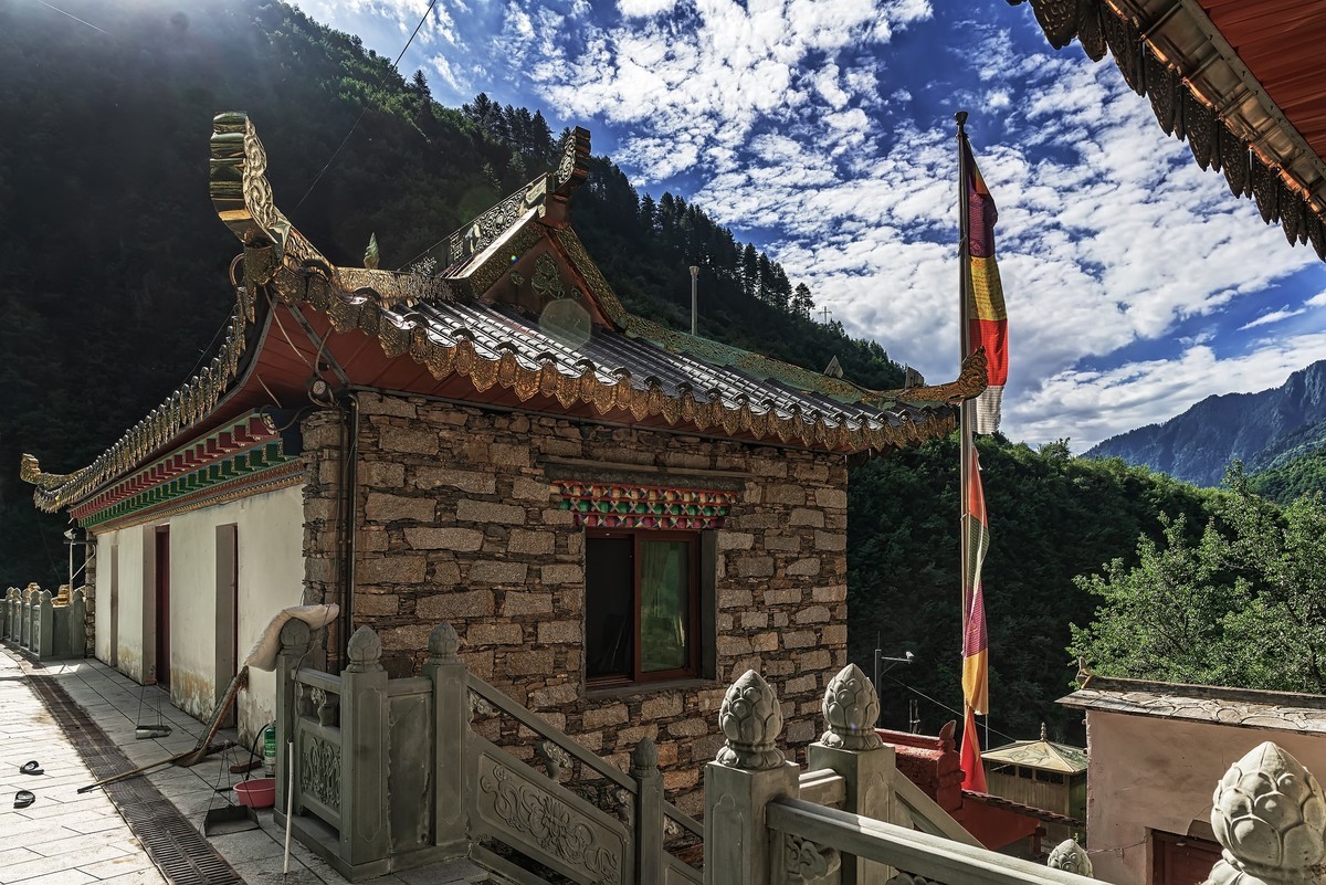 川西避暑行 之 理县 孟屯河谷. 桑登寺(2)