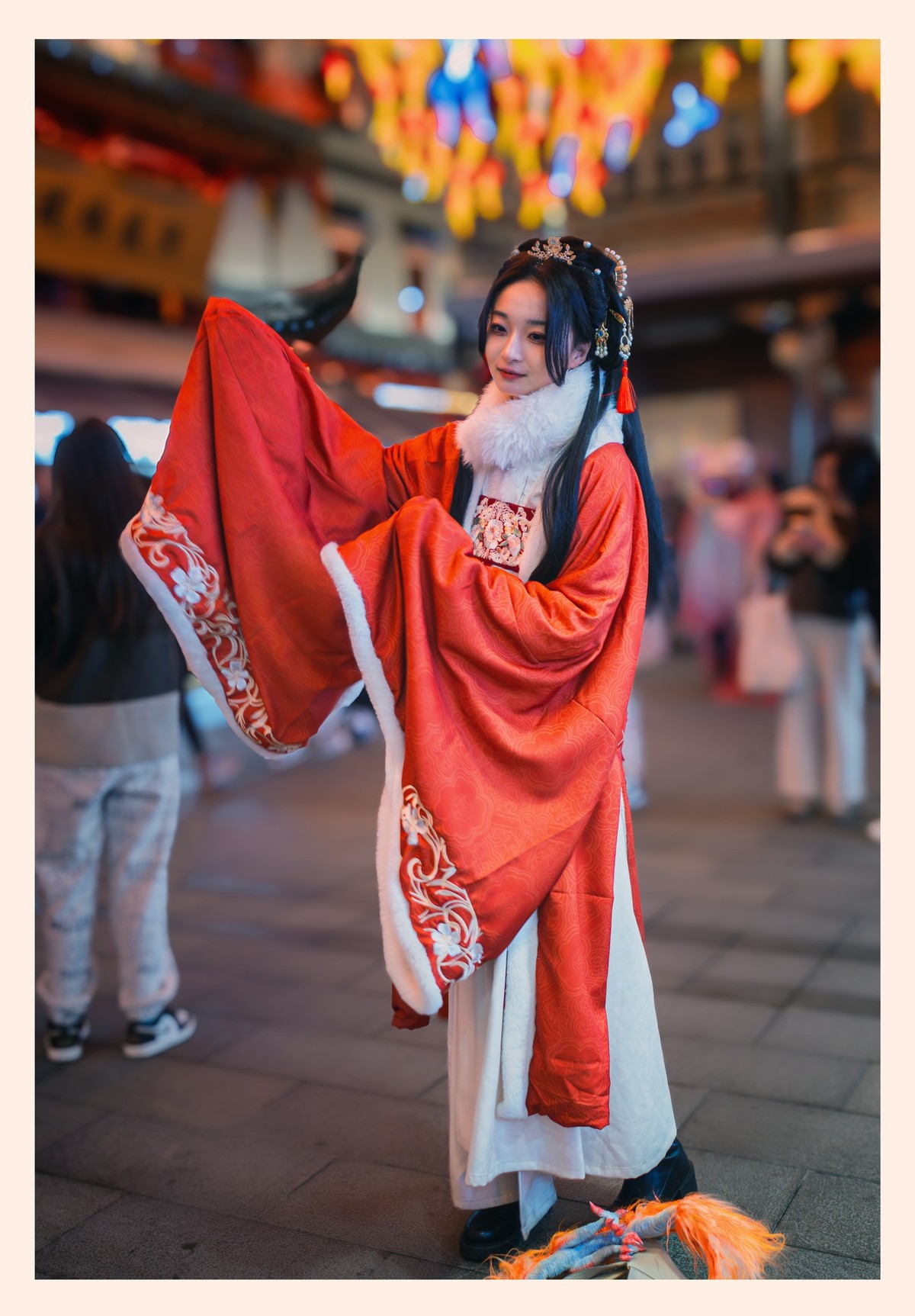 古装美眉贺新春