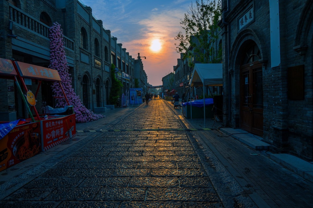 古街之晨