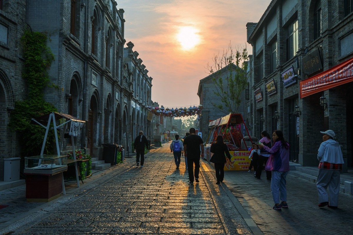 古街之晨