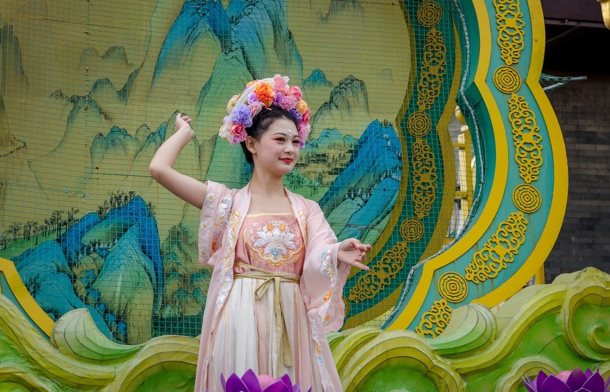 灯会演出人像（五）