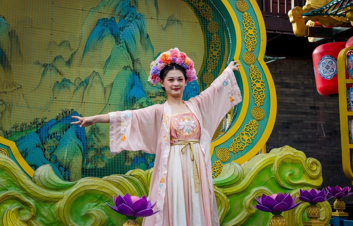 灯会演出人像（五）