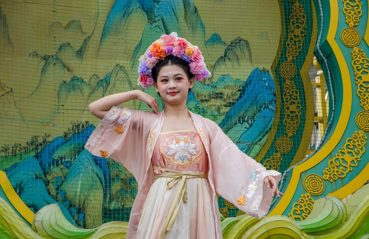 灯会演出人像（五）