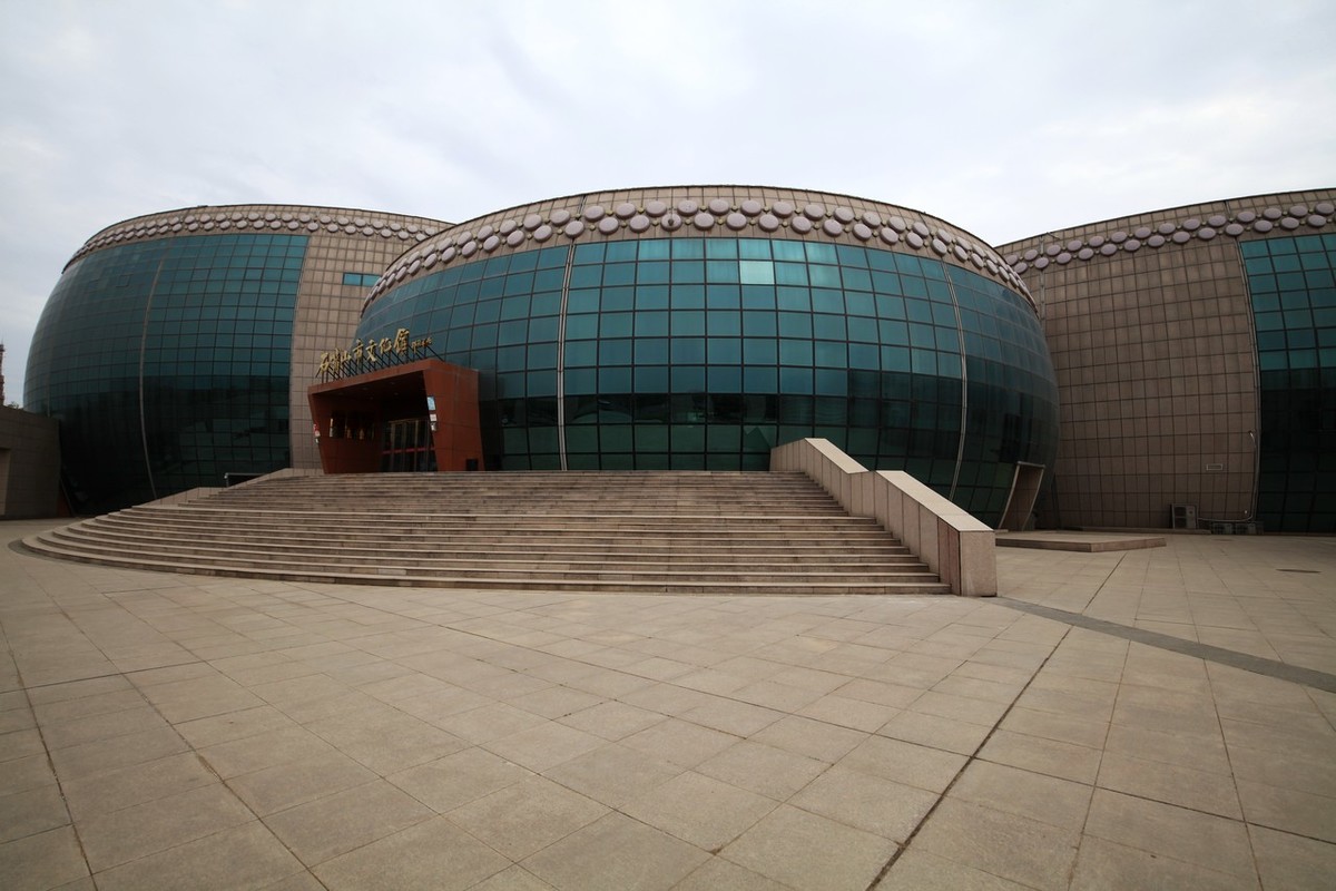 一组鼓型建筑物！