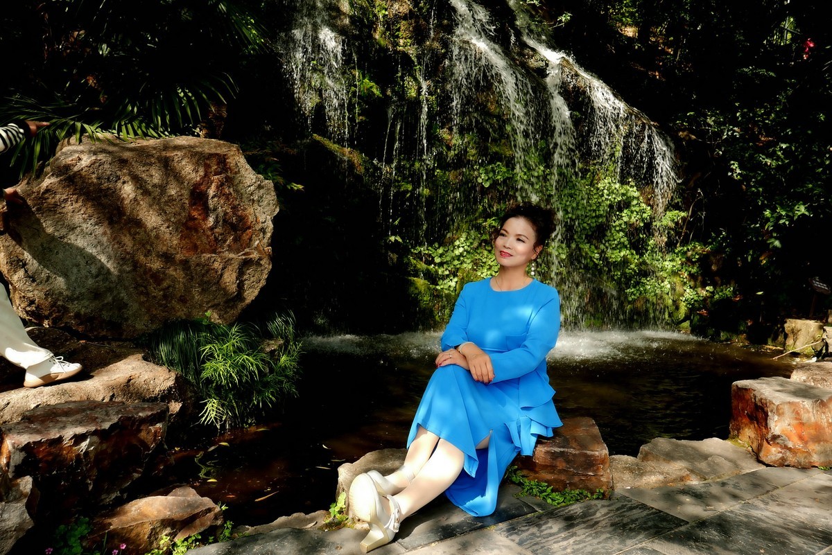 环境人像---山水间的美女！