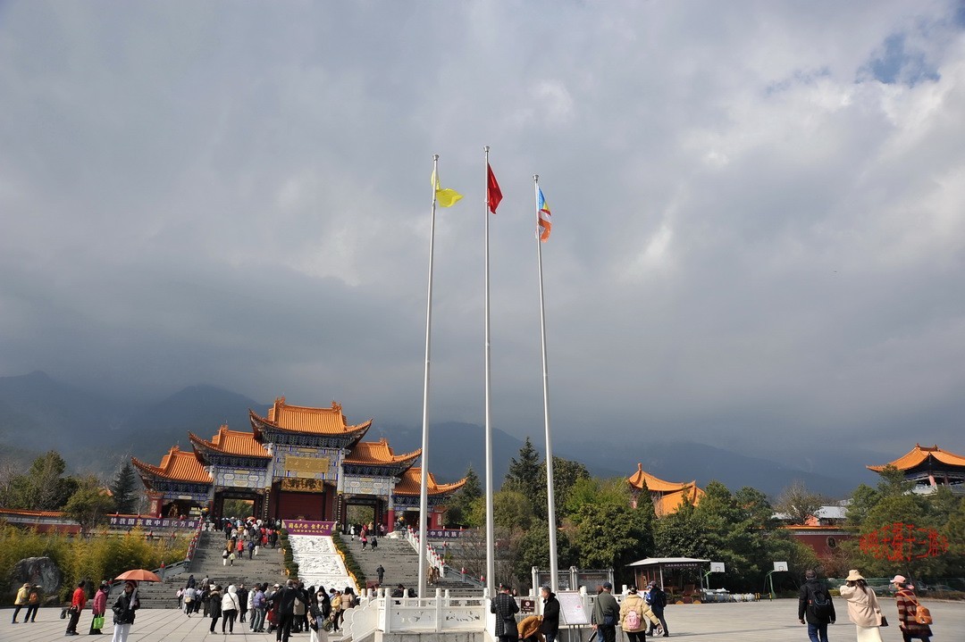 金庸天龙寺三塔        周鸣天