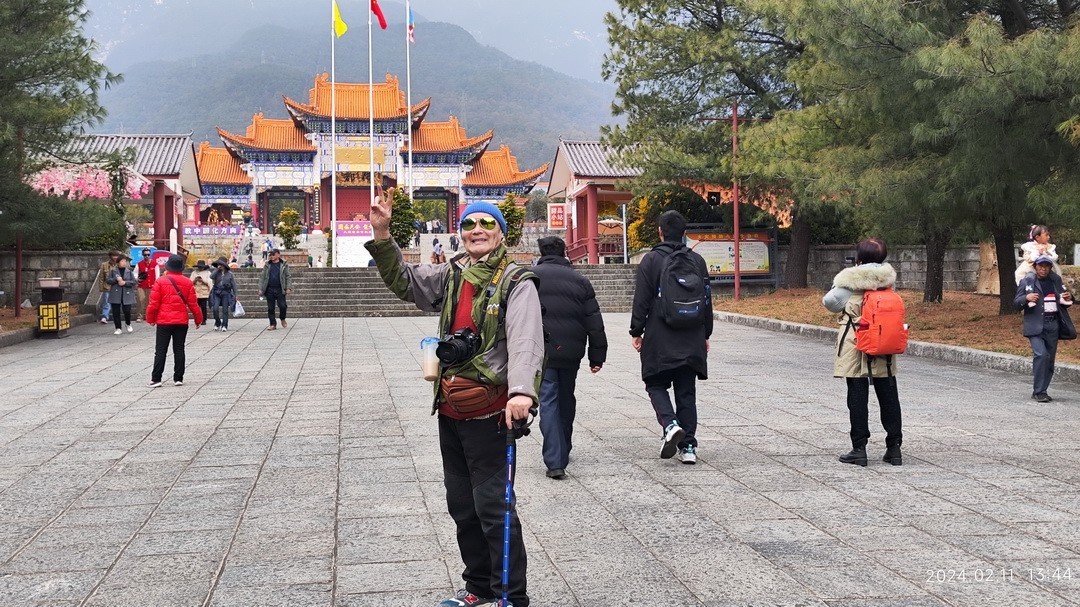 金庸天龙寺三塔        周鸣天