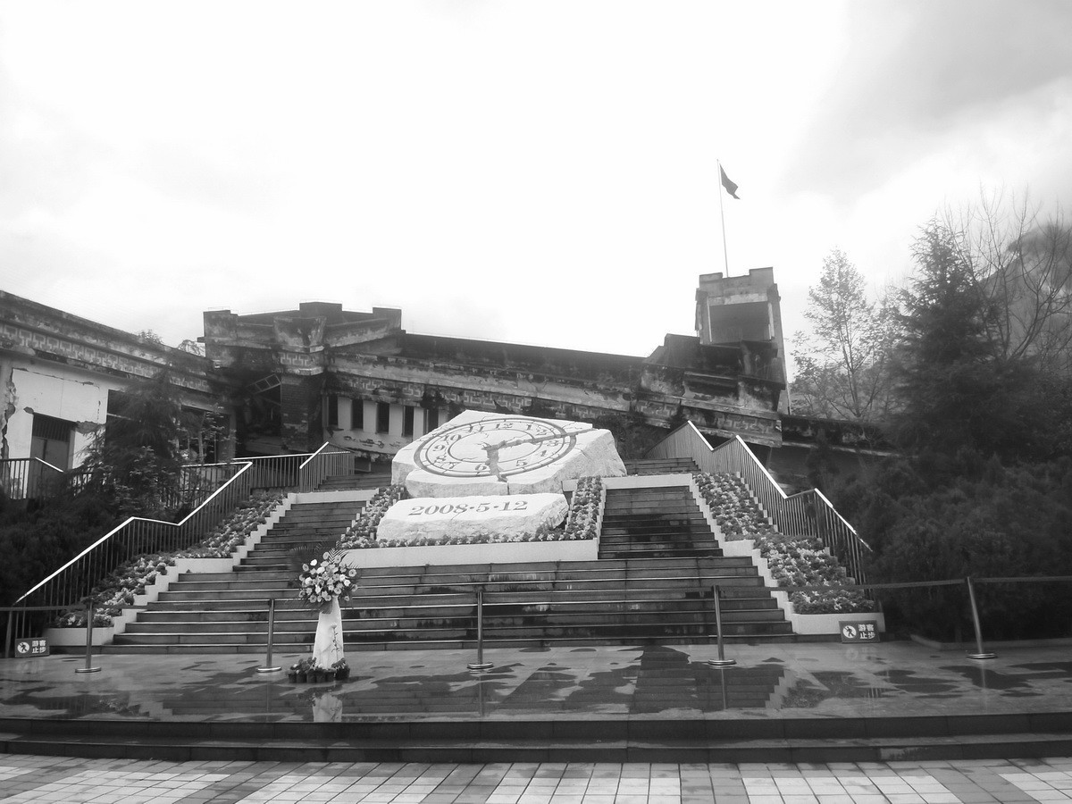 十五年了-为了忘却的纪念