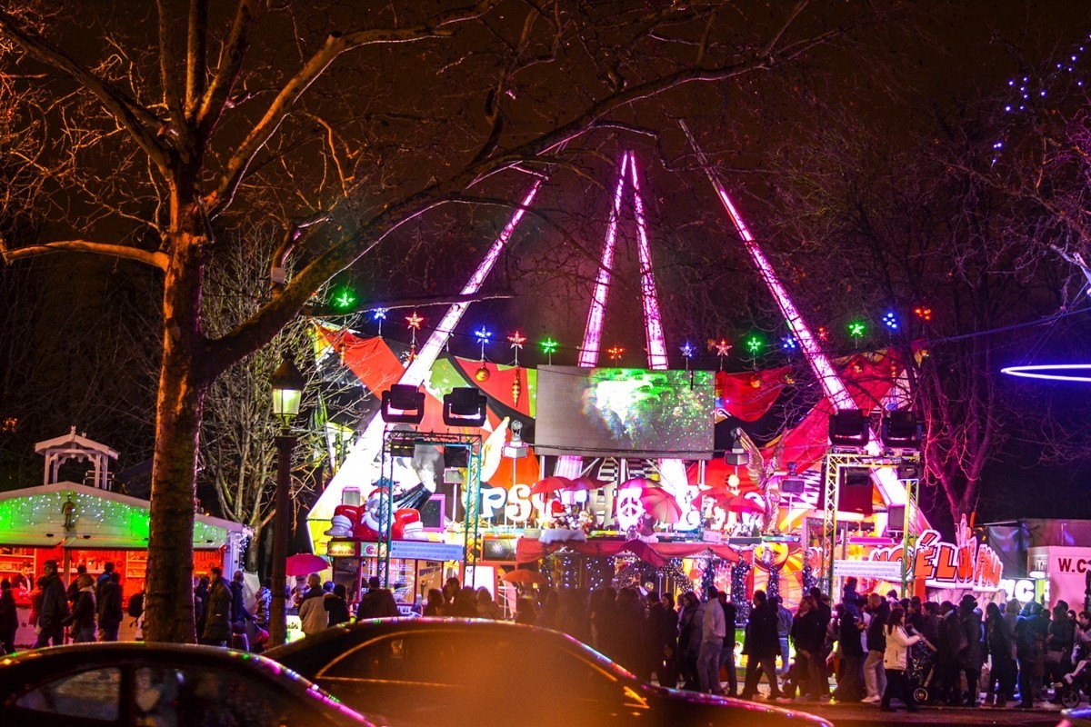 携“香街”夜摄，拜望“南京路”，祝师友春安！！！