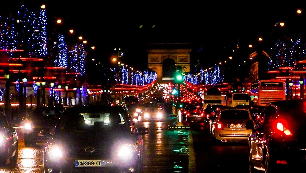携“香街”夜摄，拜望“南京路”，祝师友春安！！！