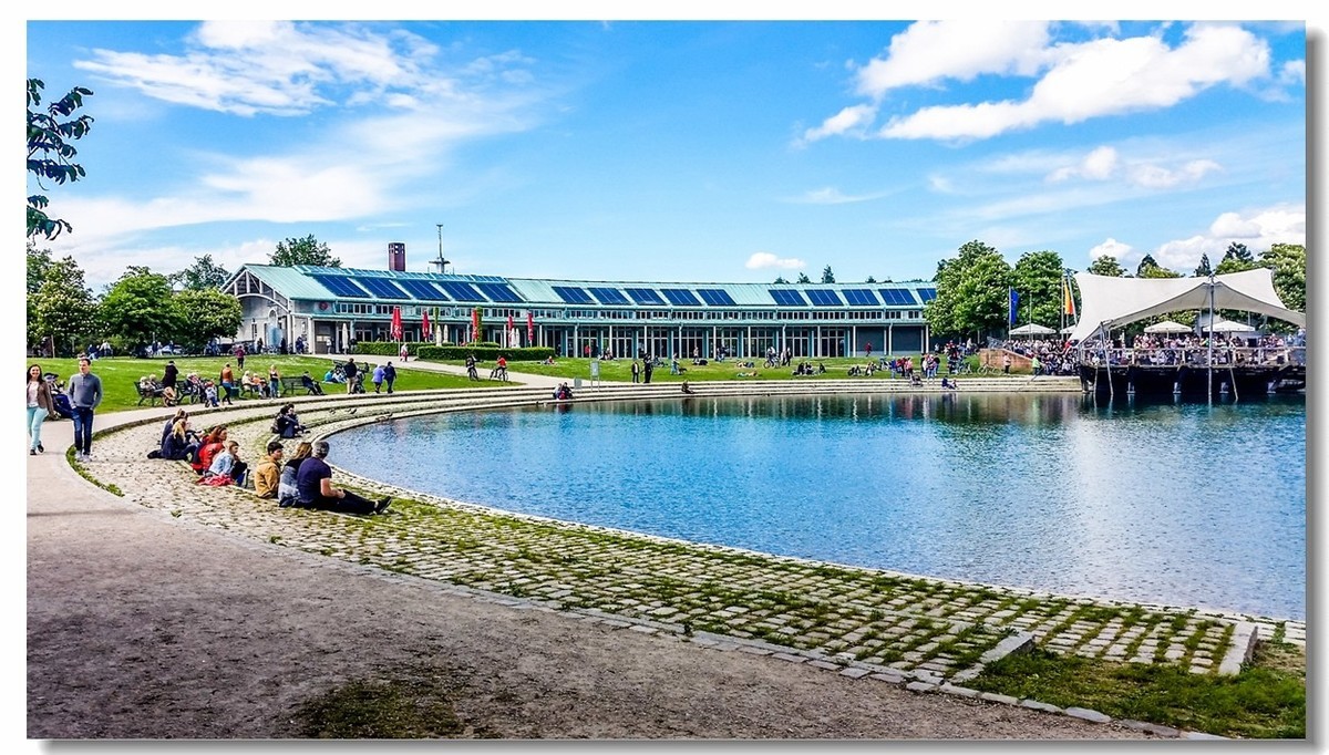 湖景春摄（德国弗莱堡）