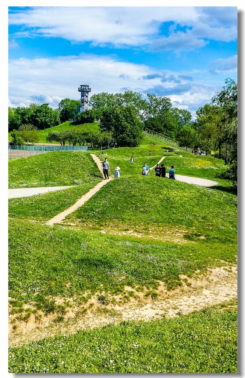 湖景春摄（德国弗莱堡）