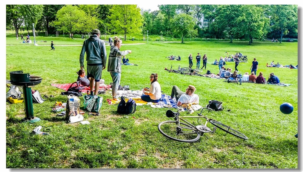 湖景春摄（德国弗莱堡）