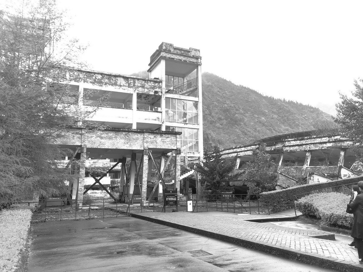 十五年了-为了忘却的纪念