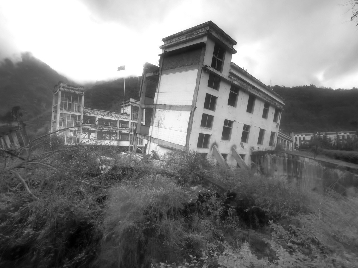 十五年了-为了忘却的纪念