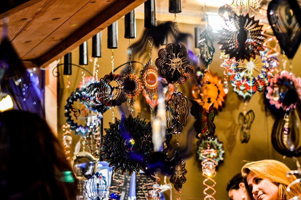 携“香街”夜摄，拜望“南京路”，祝师友春安！！！