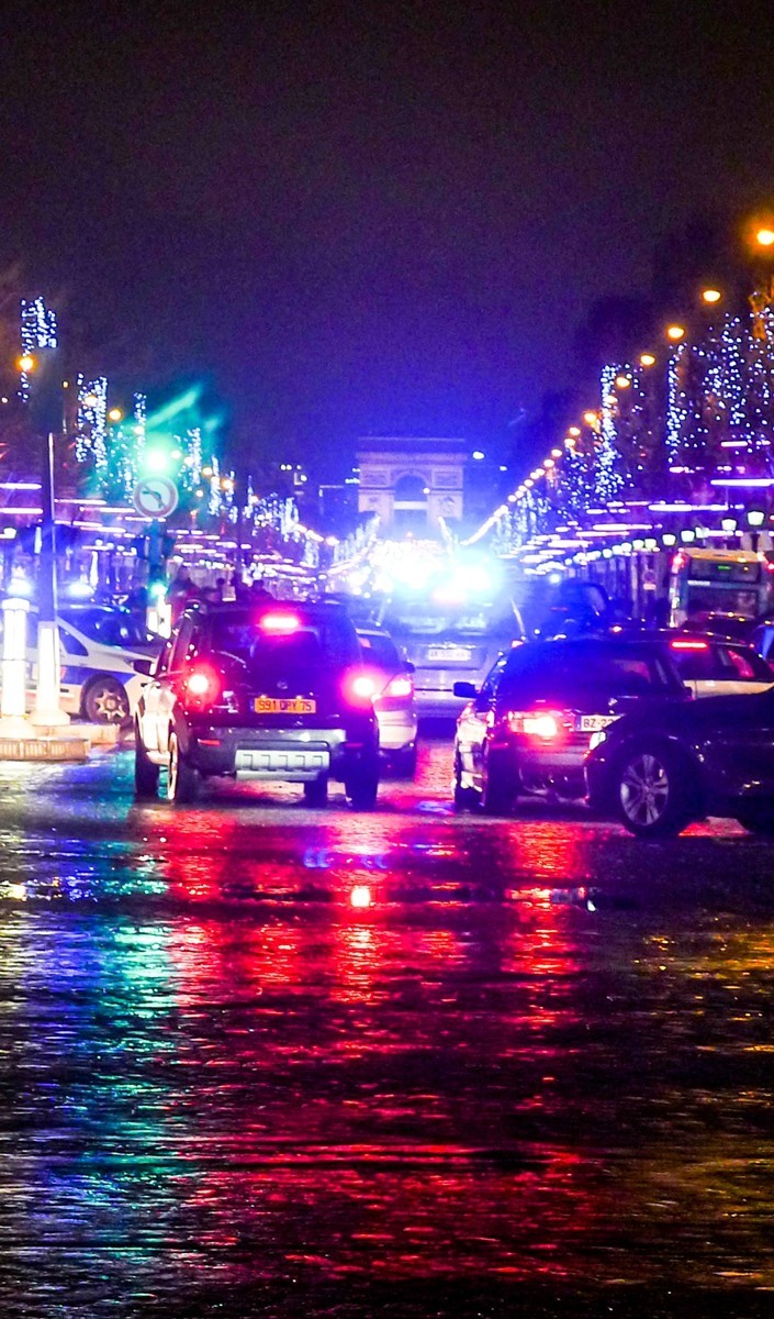 携“香街”夜摄，拜望“南京路”，祝师友春安！！！