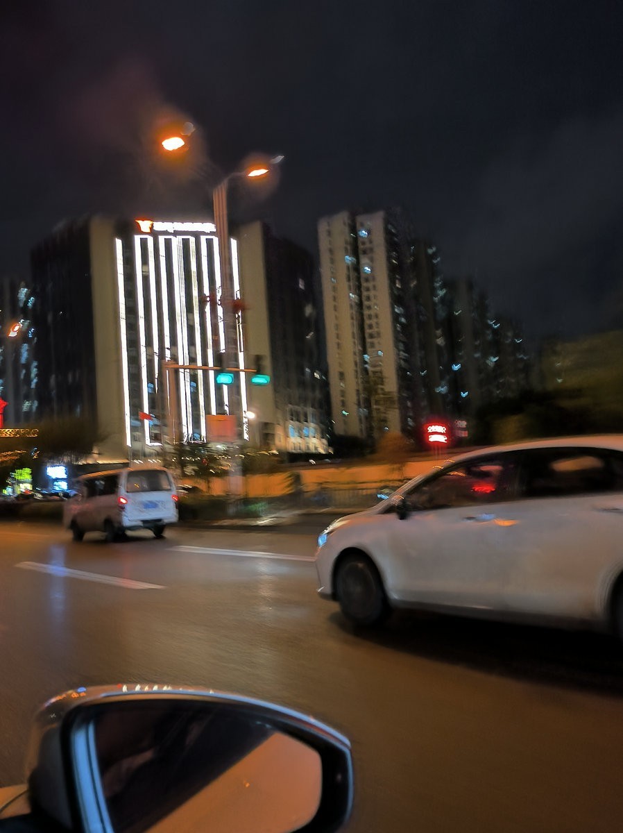 漫步星城 走街串巷（467）夜市