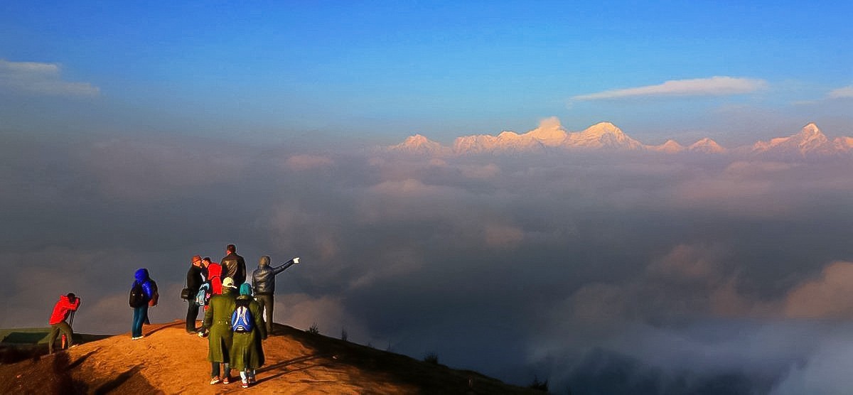 隐 隐 约 约《 牛 背 山 》