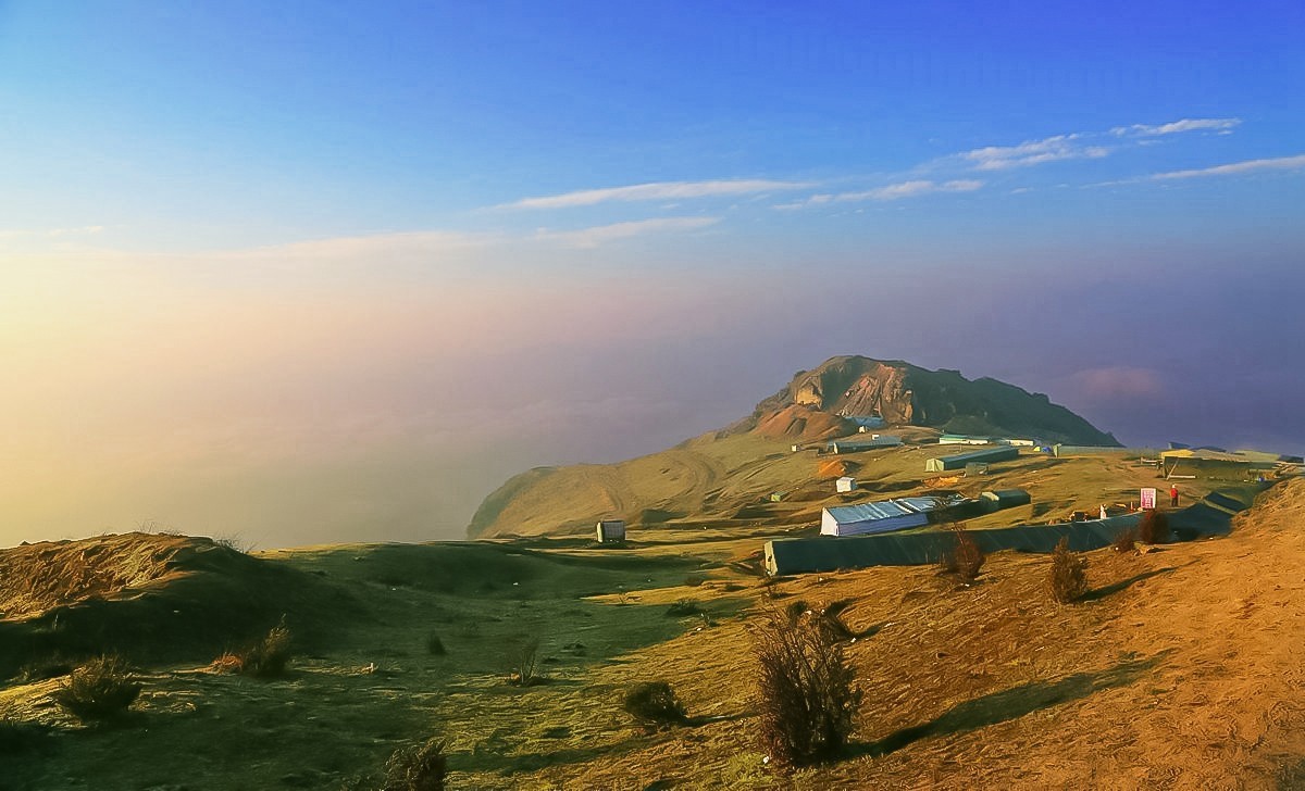 隐 隐 约 约《 牛 背 山 》