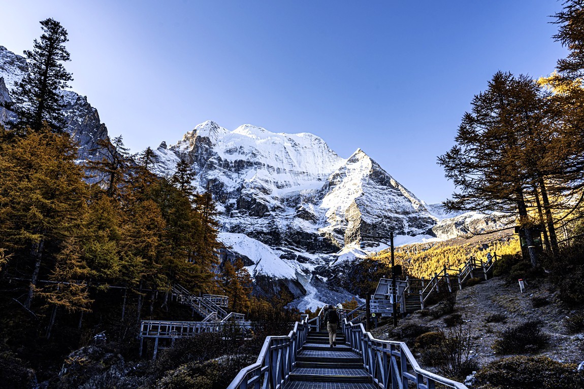 仙乃日--稻城亚丁三神山之首【2】告假帖