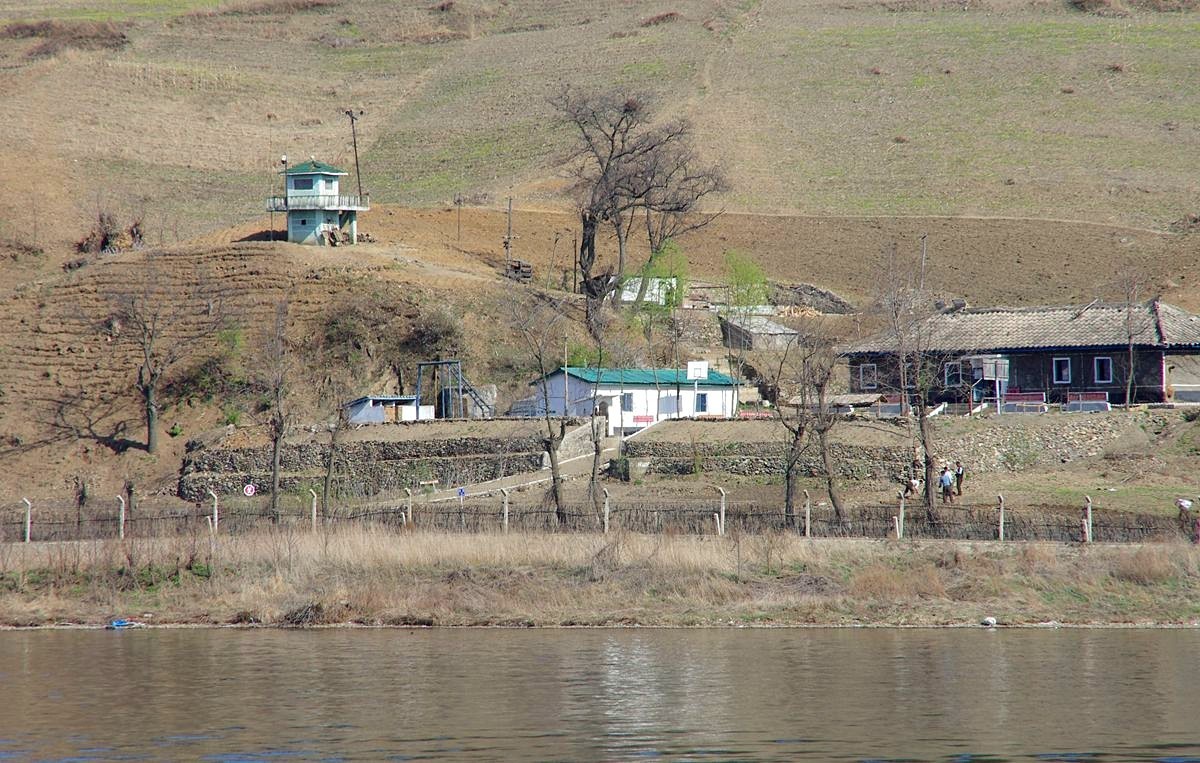 鸭绿江上看朝鲜-40P