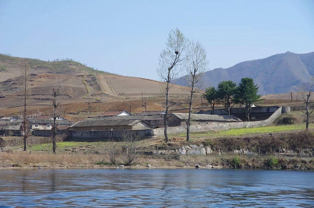 鸭绿江上看朝鲜-40P