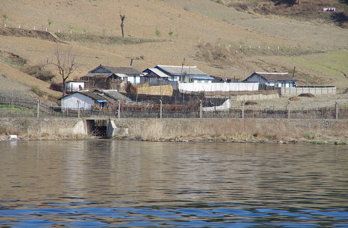 鸭绿江上看朝鲜-40P