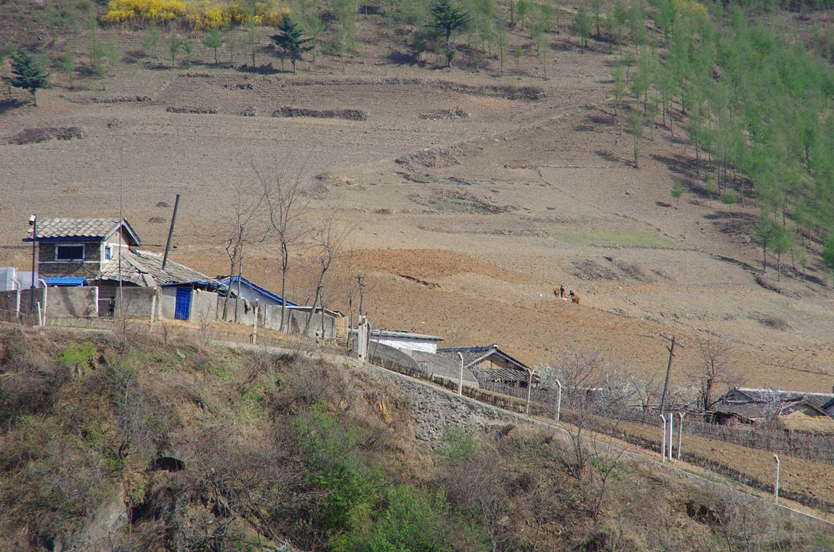 鸭绿江上看朝鲜-40P