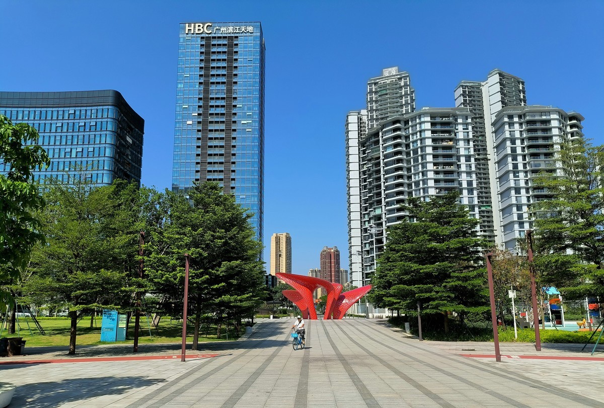 在芳村东塱江边闲逛。